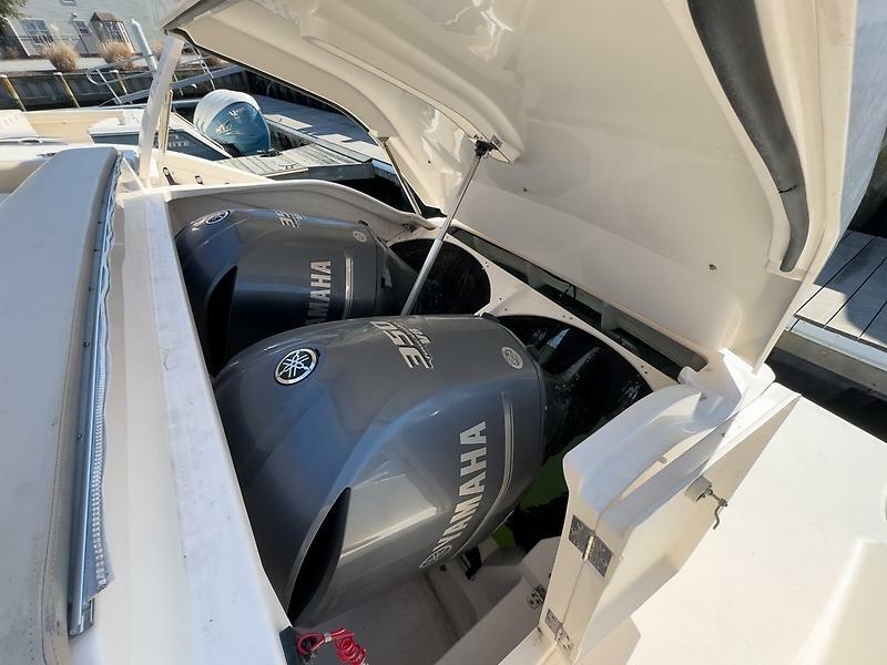 41' 2015 Pursuit SC 365i Sport Coupe