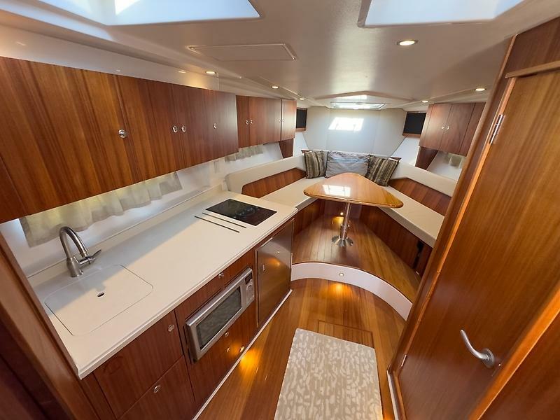 41' 2015 Pursuit SC 365i Sport Coupe