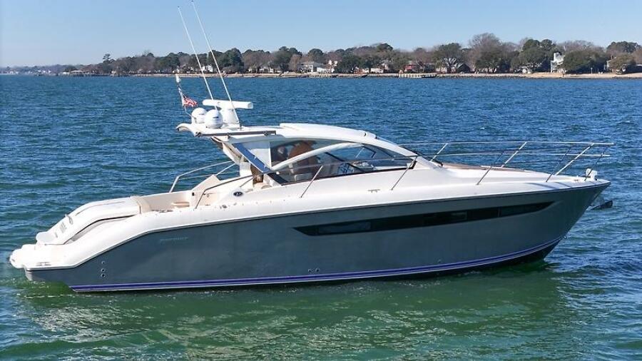 41' 2015 Pursuit SC 365i Sport Coupe