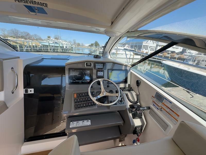 41' 2015 Pursuit SC 365i Sport Coupe