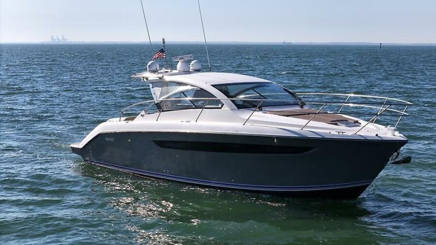 41' 2015 Pursuit SC 365i Sport Coupe