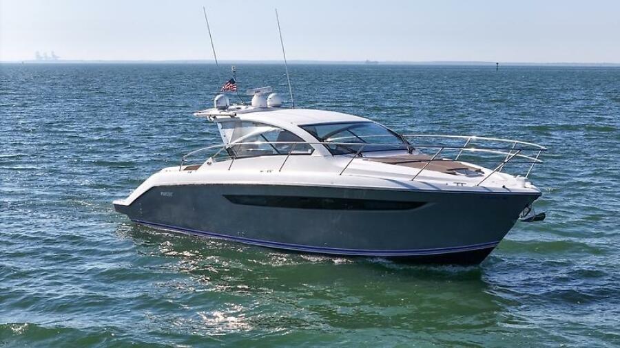 41' 2015 Pursuit SC 365i Sport Coupe