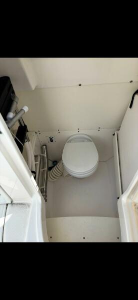 27' 2020 Robalo R272 Center Console