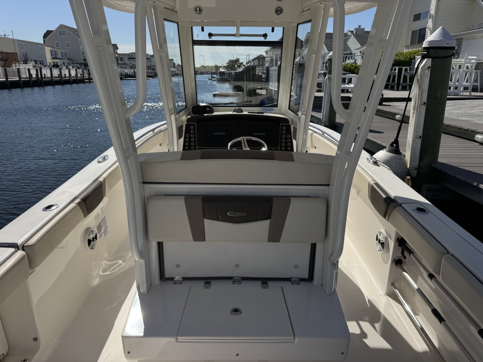 2020 Robalo R272 Center Console