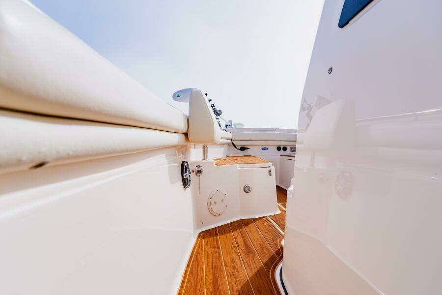 30ft Grady White Yacht For Sale