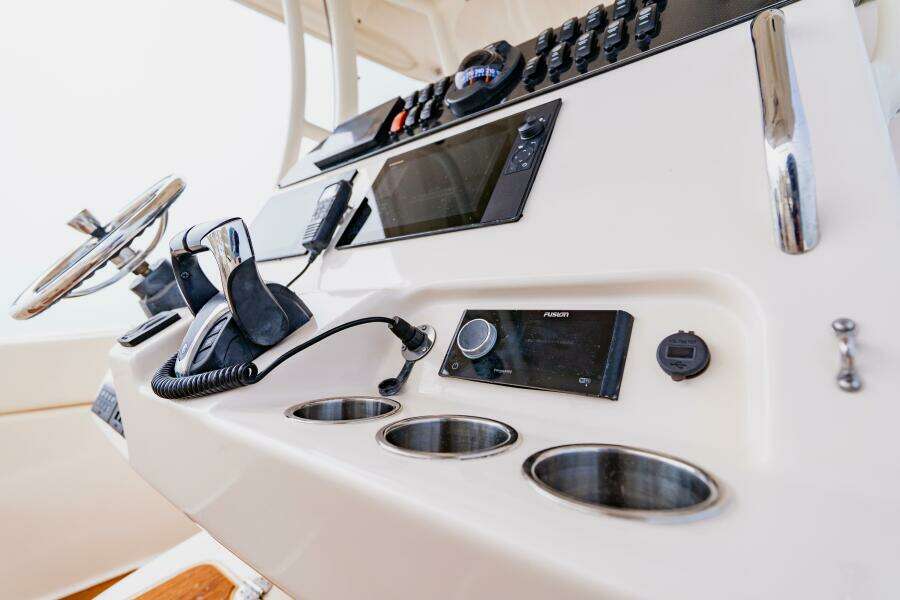 30ft Grady White Yacht For Sale
