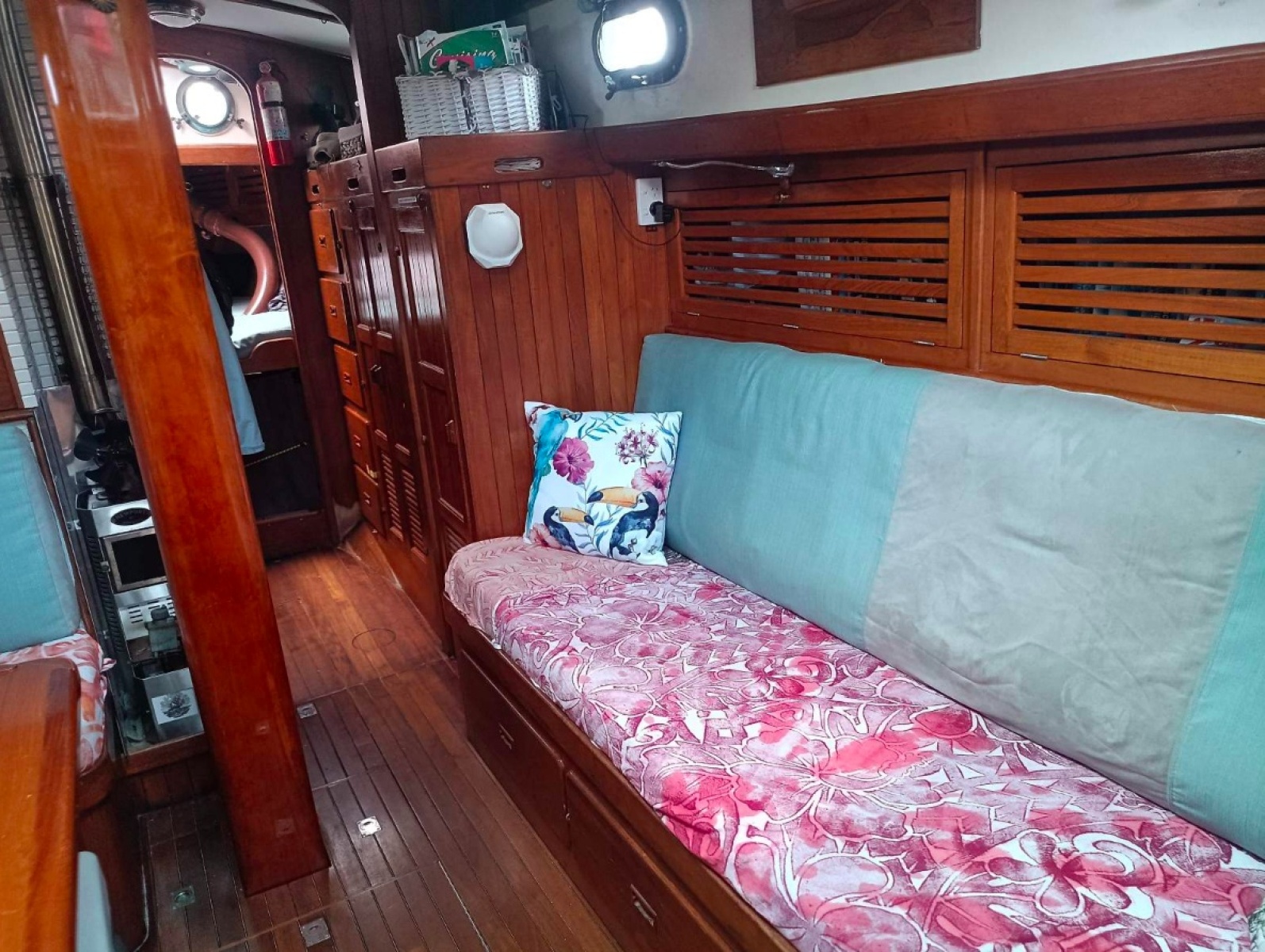 37' 1977 Tayana 