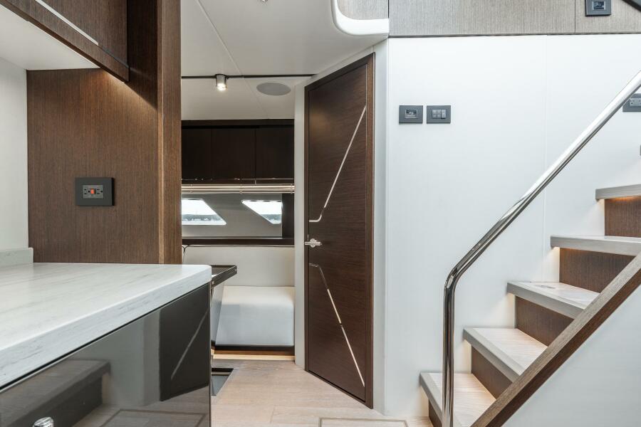 60' 2021 Sunseeker Predator 60 EVO