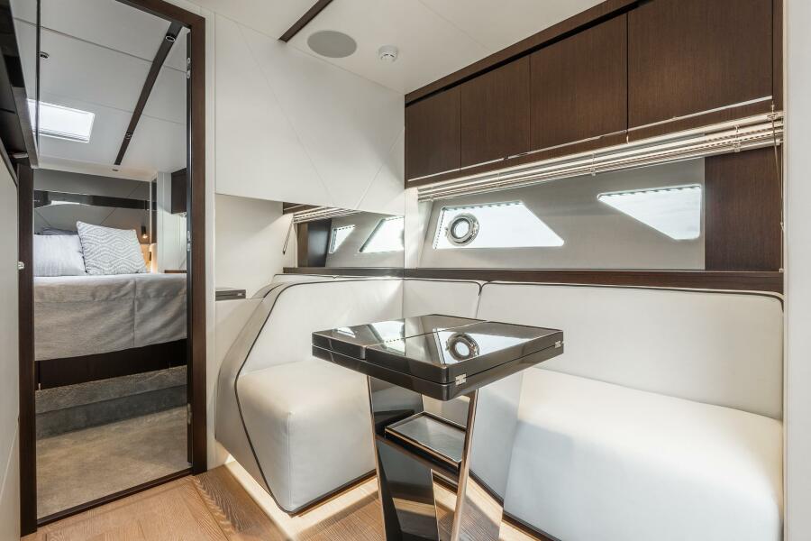 60' 2021 Sunseeker Predator 60 EVO