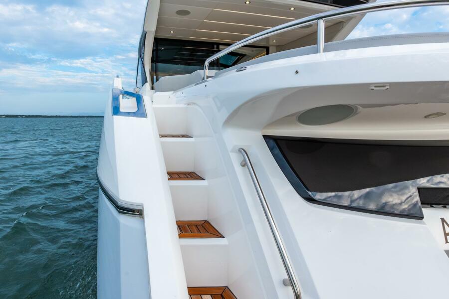 60' 2021 Sunseeker Predator 60 EVO