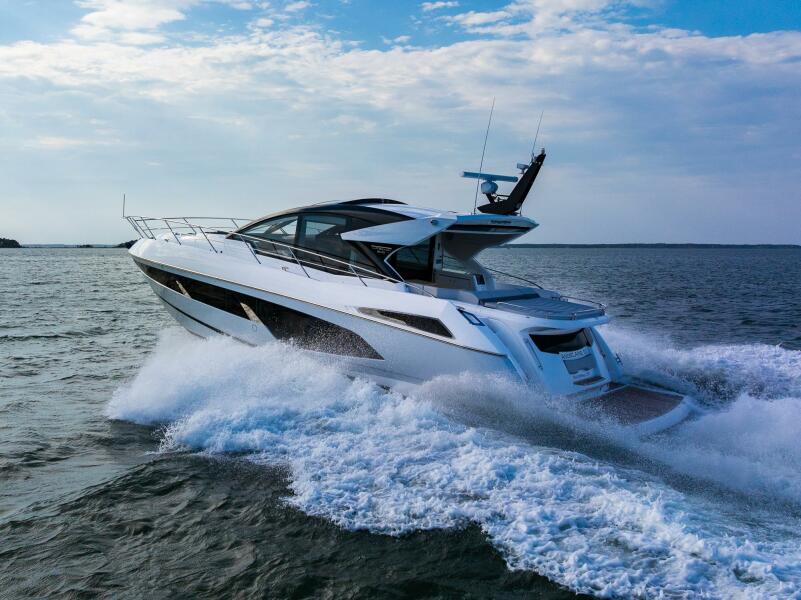60' 2021 Sunseeker Predator 60 EVO