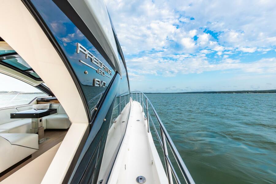 60' 2021 Sunseeker Predator 60 EVO