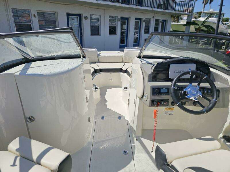 23ft Stingray Yacht For Sale