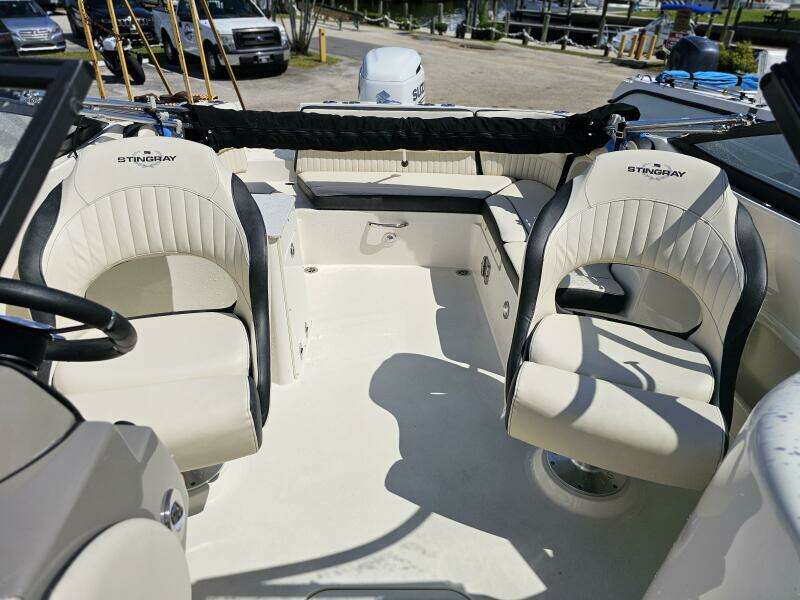 23ft Stingray Yacht For Sale