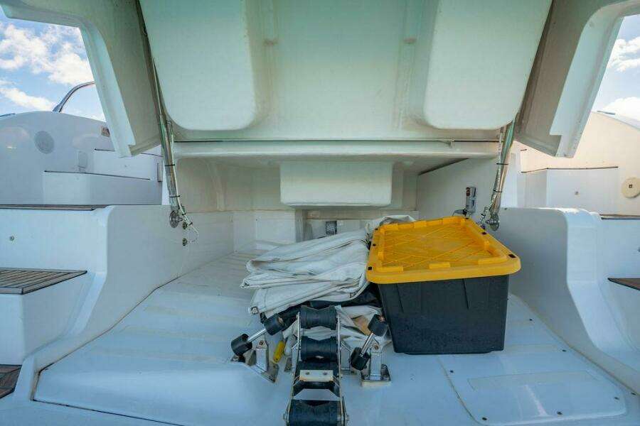 Azimut Atlantis 45 - Relax Josephine - Storage