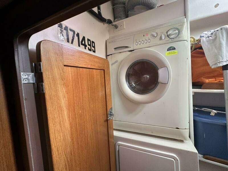 2005 Catalina Morgan 440