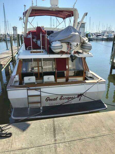 45ft Bayliner Yacht For Sale