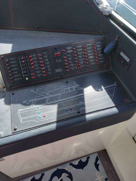 45ft Bayliner Yacht For Sale