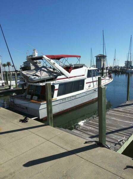 45ft Bayliner Yacht For Sale