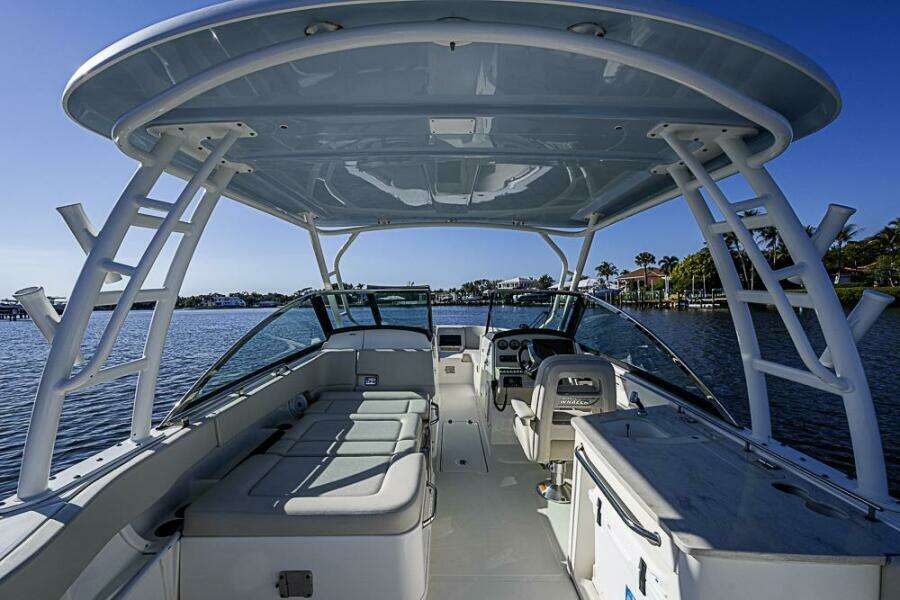 27ft Boston Whaler Yacht For Sale