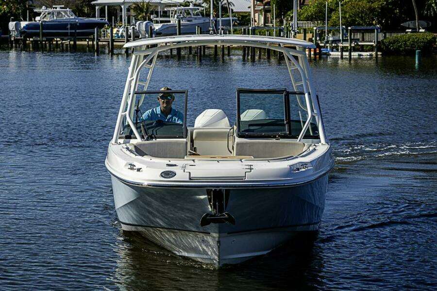 27ft Boston Whaler Yacht For Sale