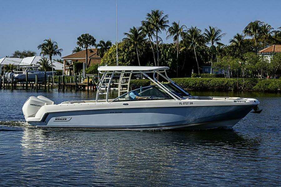 27ft Boston Whaler Yacht For Sale
