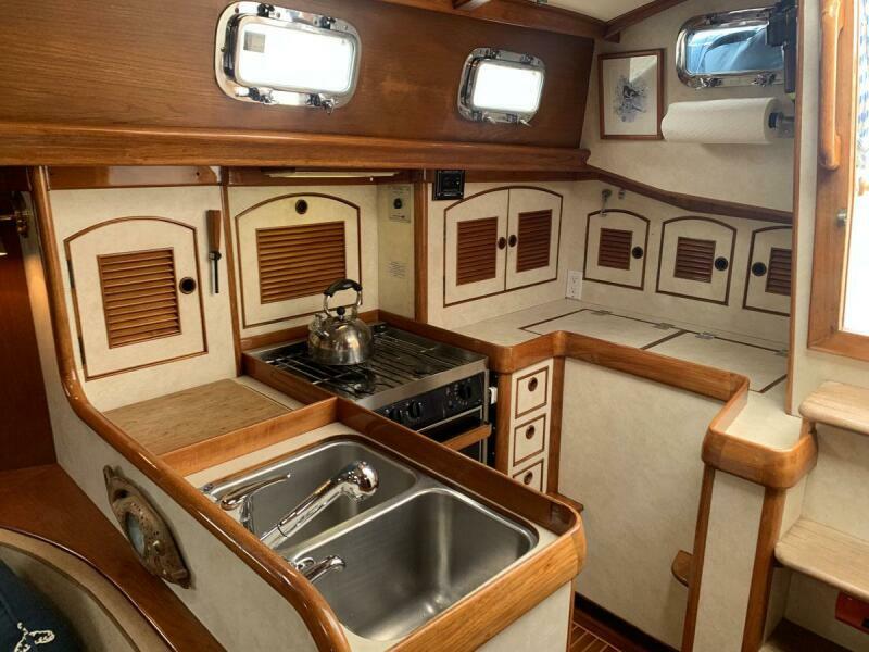 44' 1983 Little Harbor 44