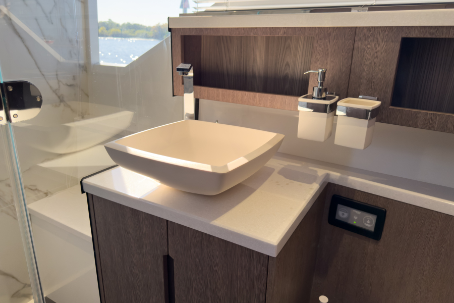 53' 2022 Galeon 510 SKY