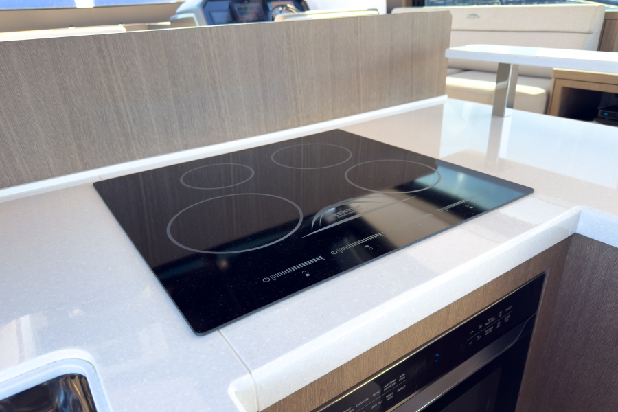 53' 2022 Galeon 510 SKY