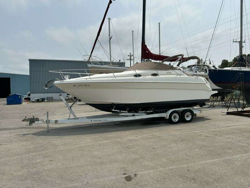 27ft Sea Ray Yacht For Sale