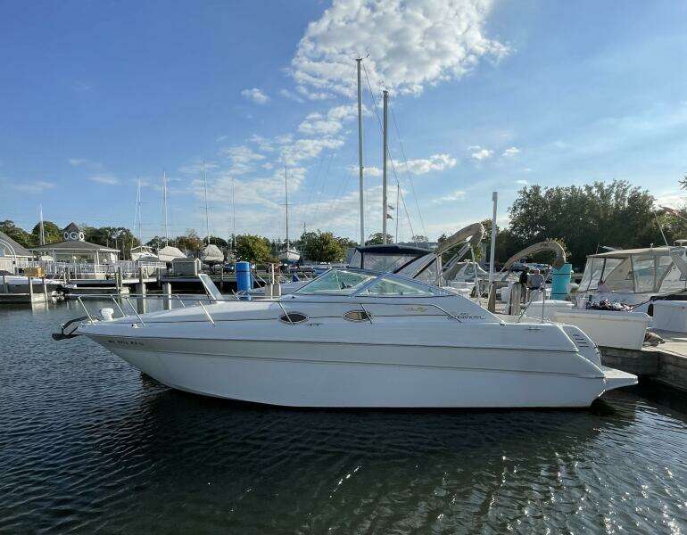 27ft Sea Ray Yacht For Sale
