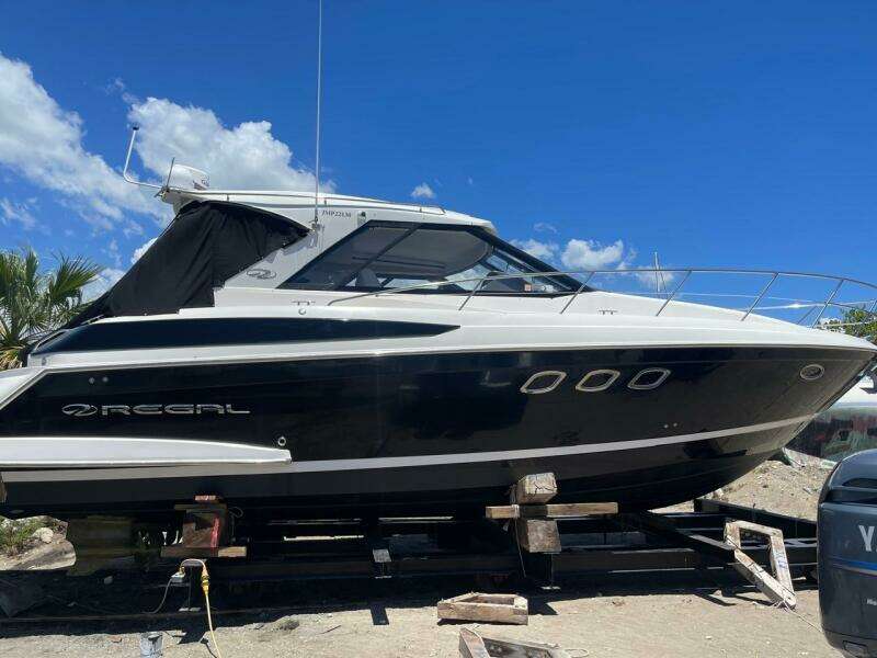 Black Pearl 42ft Regal Yacht For Sale