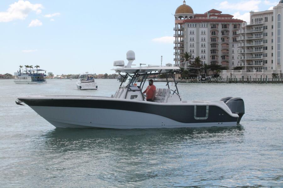 32' 2018 Sea Fox 328 Commander