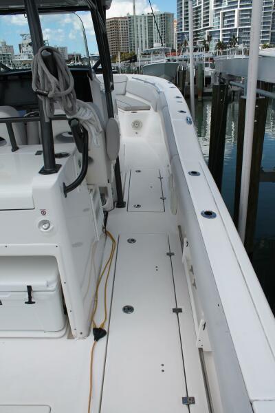 32' 2018 Sea Fox 328 Commander