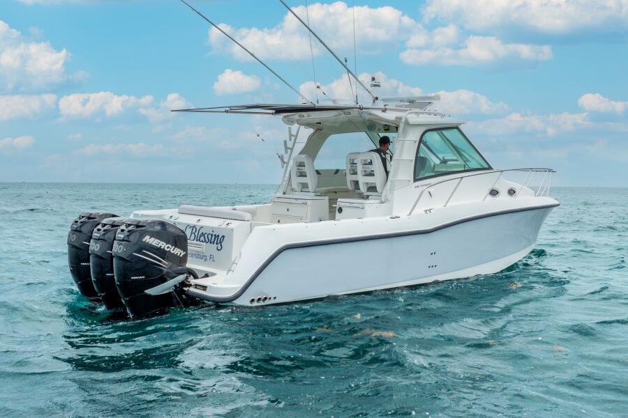 34' 2012 Boston Whaler 345 Conquest