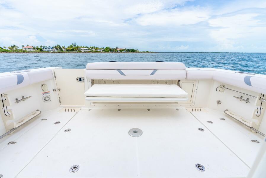 34' 2012 Boston Whaler 345 Conquest
