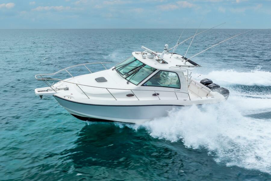 34' 2012 Boston Whaler 345 Conquest