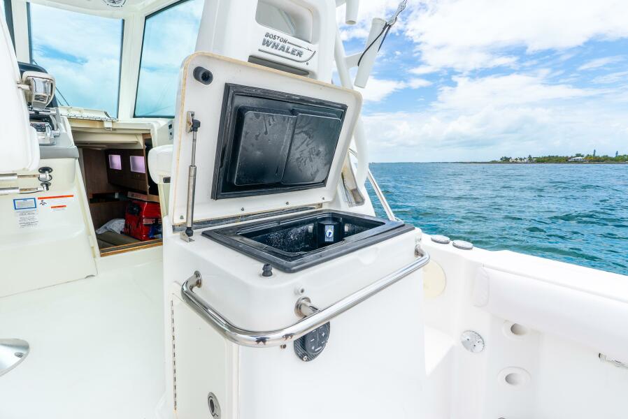 34' 2012 Boston Whaler 345 Conquest