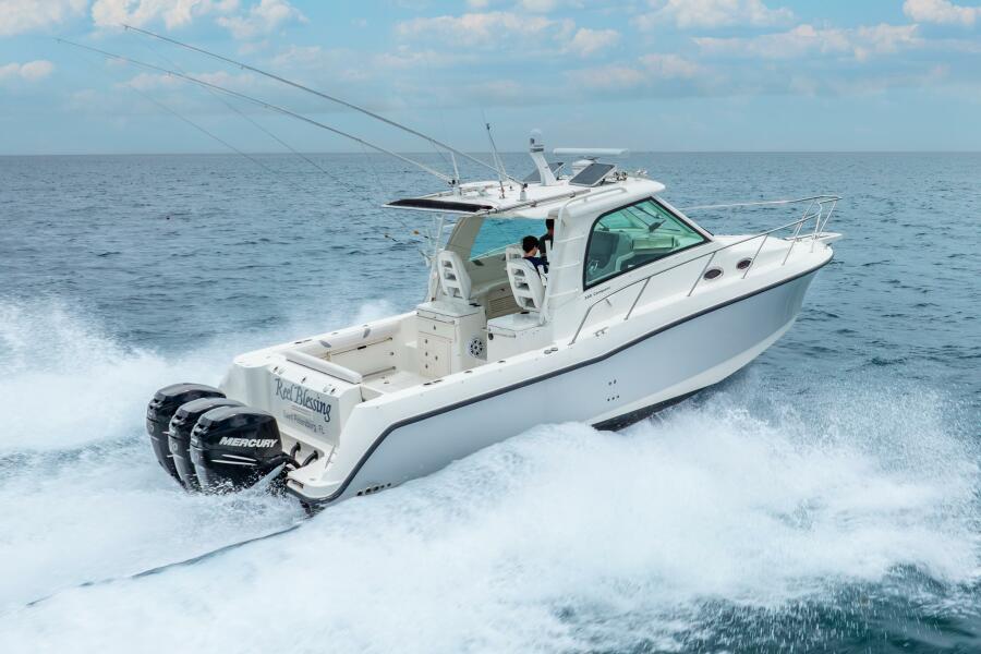 34' 2012 Boston Whaler 345 Conquest