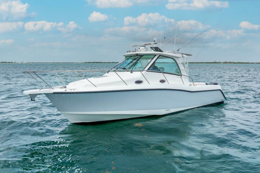 34' 2012 Boston Whaler 345 Conquest