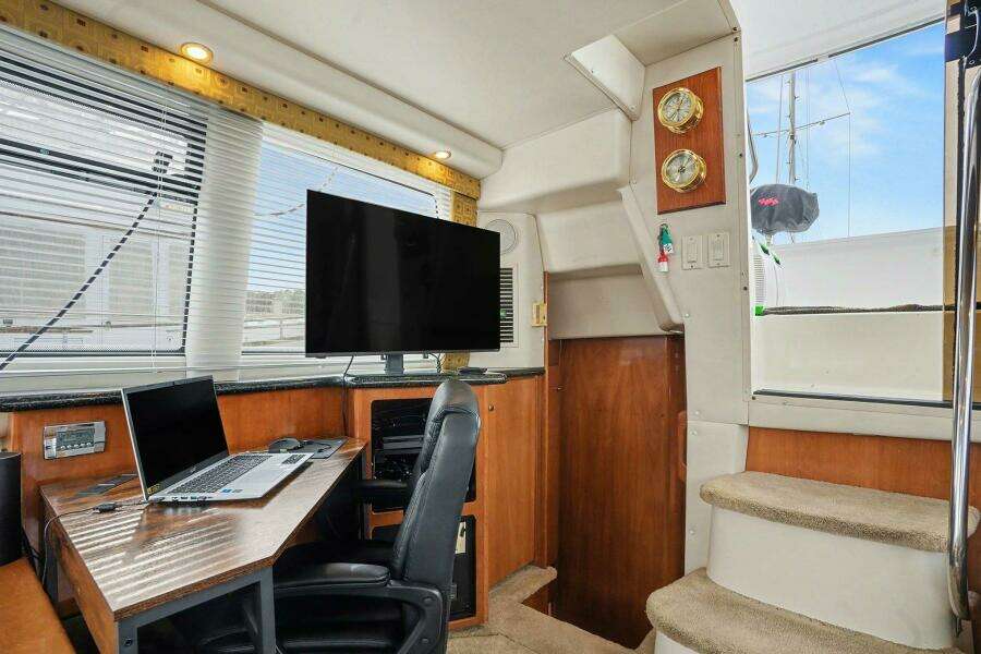 Still Not My Fault 39ft Carver Yacht For Sale