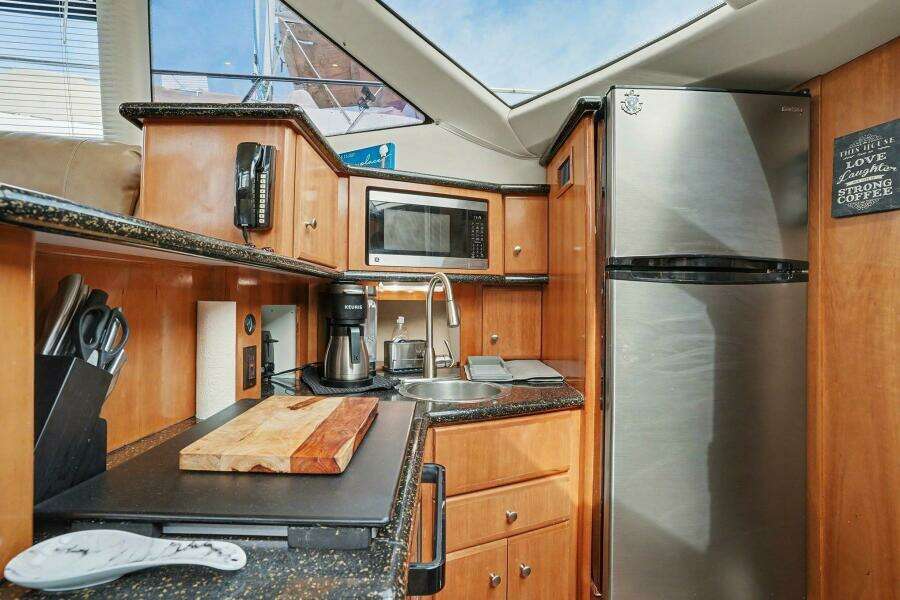 Still Not My Fault 39ft Carver Yacht For Sale