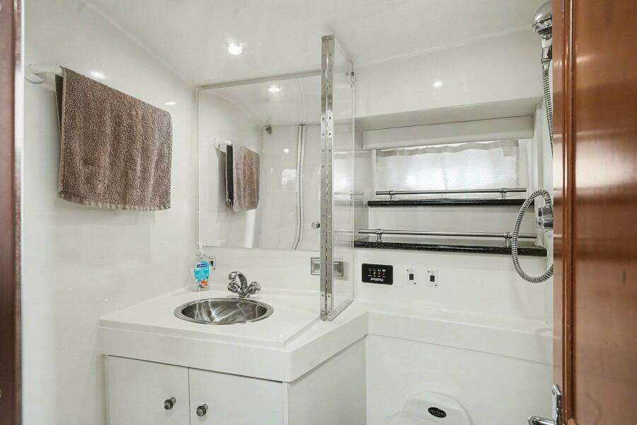 Still Not My Fault 39ft Carver Yacht For Sale