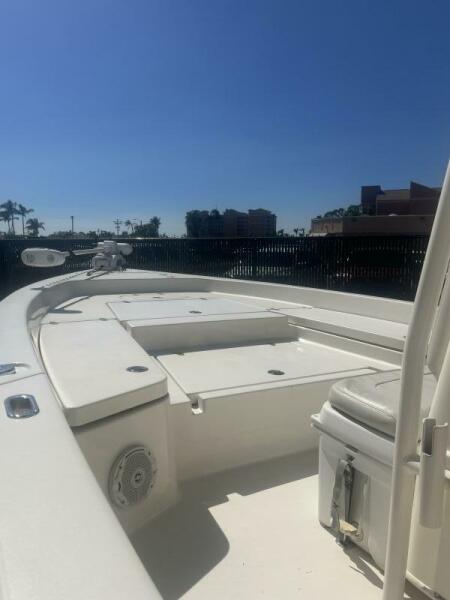 24' 2016 Pathfinder 2400 TRS