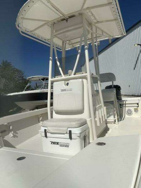 24ft Pathfinder Yacht For Sale