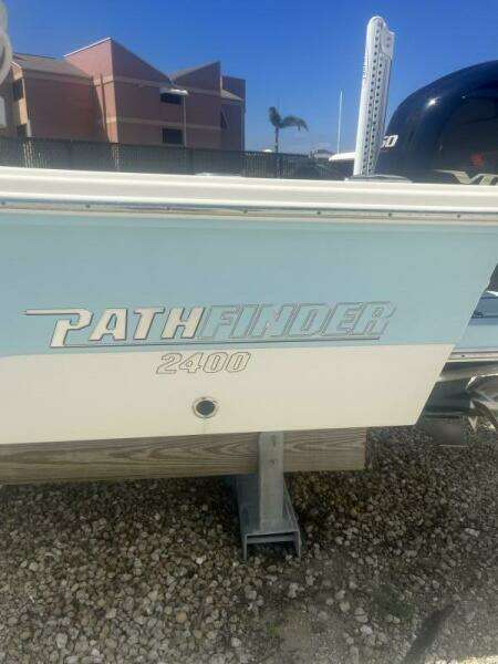 24ft Pathfinder Yacht For Sale