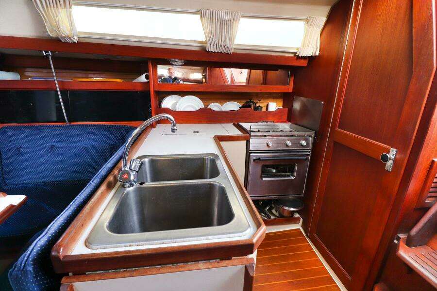 Scrimshander 34ft Catalina Yacht For Sale