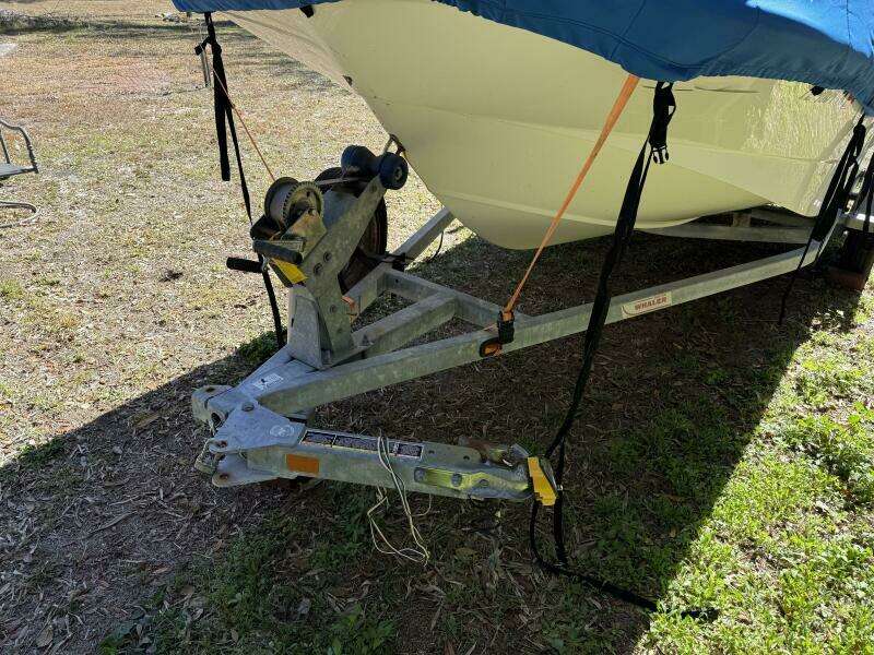 17ft Boston Whaler Yacht For Sale
