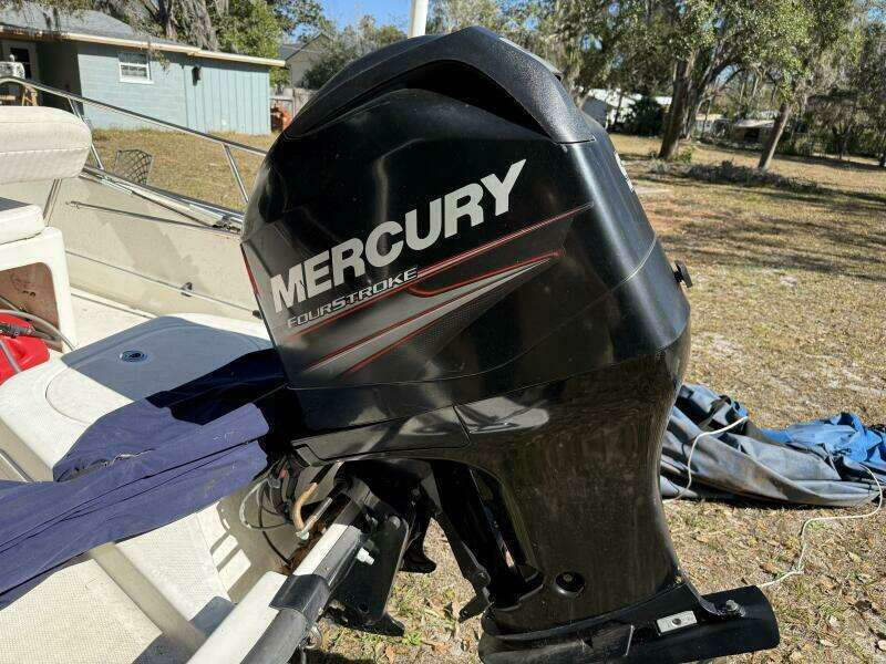 17ft Boston Whaler Yacht For Sale