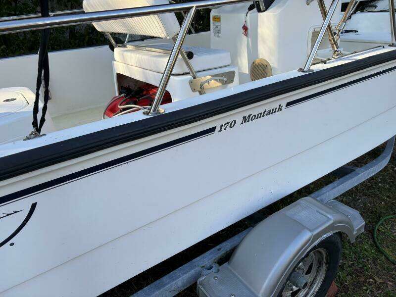17ft Boston Whaler Yacht For Sale